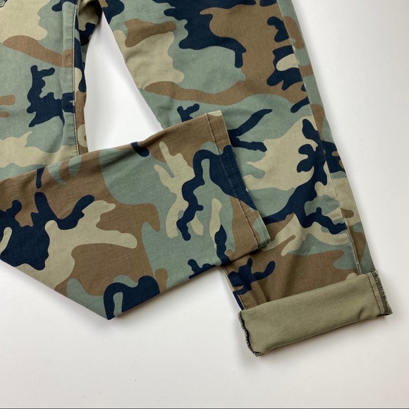 Sanctuary Peace Camo Cropped Chino Pants Green 27 - Picture 7 of 9